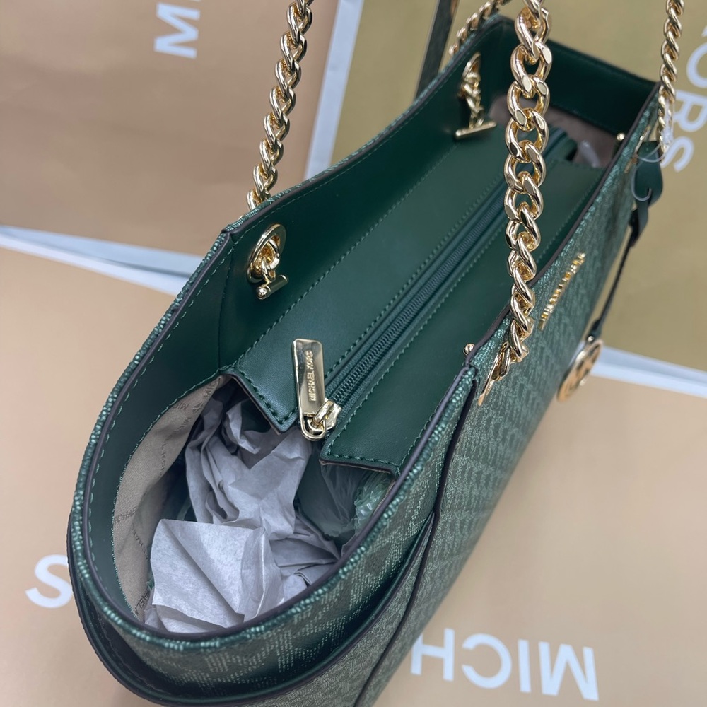 MICHAEL KORS
Jet Set Travel Large Signature Chain Shoulder Tote Bag
Moss
NWT - Picture 10 of 16